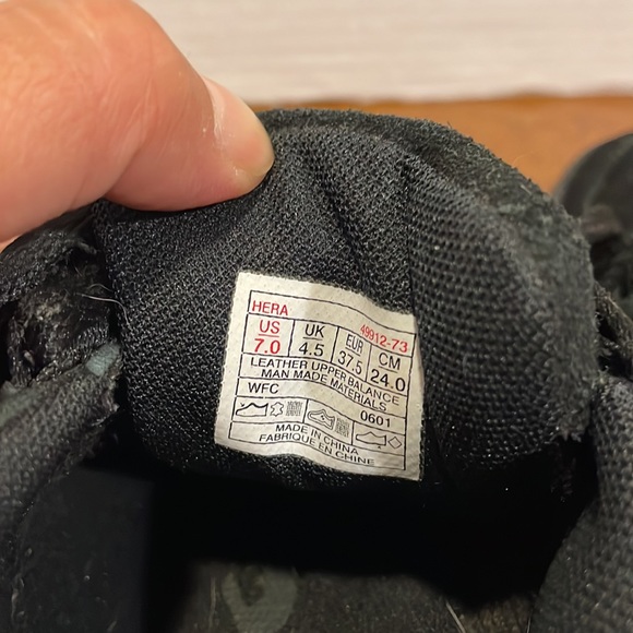 Early 2000s non matching same size Hudson Hera black vans womens size 7 - Picture 8 of 10